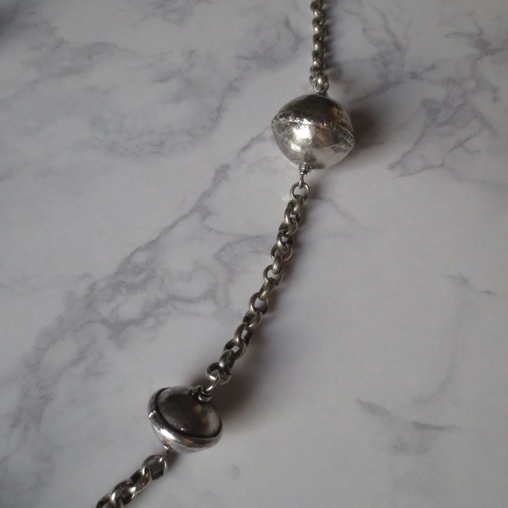 Long Vintage Large Round Oval Bead Bohemian Silver Necklace - Picture 4 of 5